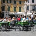 La liberación del coronavirus en la Piazza delle Erbe en Génova