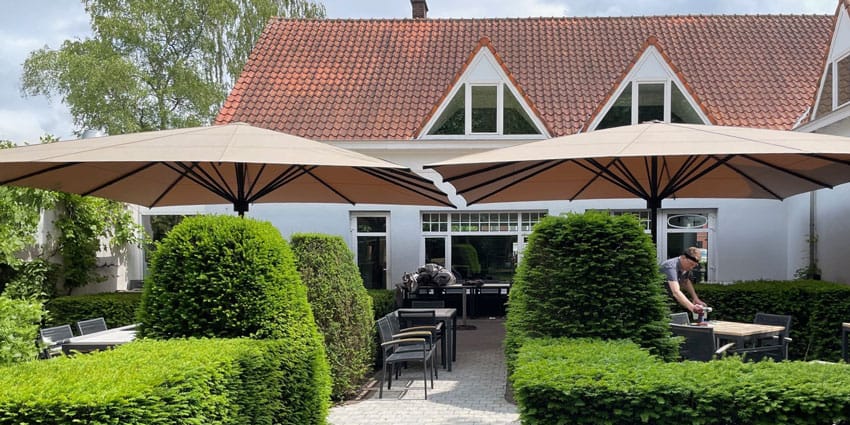 Robusto parasols bij De Repertoire in Herentals